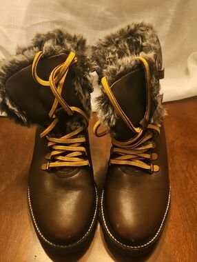 Joules Brown Faux Fur-Lined Lace-Up Ankle Boots with Yellow Laces